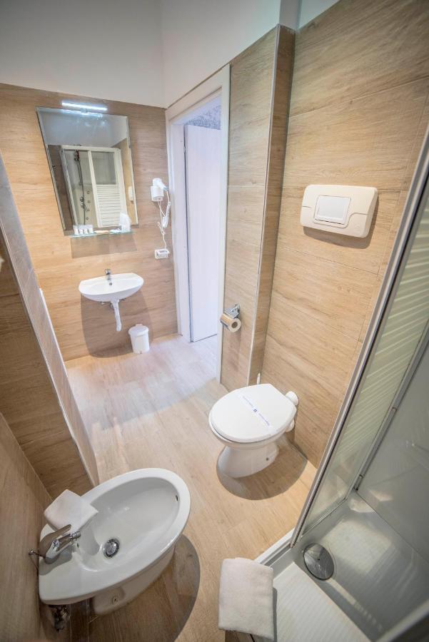 Galleria Frascati Rooms And Apartment Exterior foto