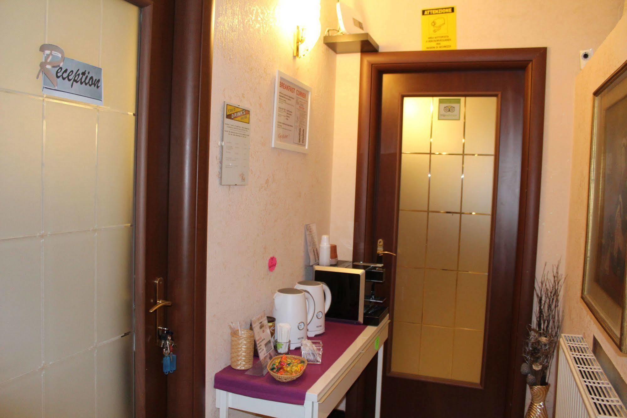 Galleria Frascati Rooms And Apartment Exterior foto